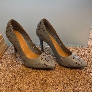 Floral Cut Out Eyelet Heels 🩵